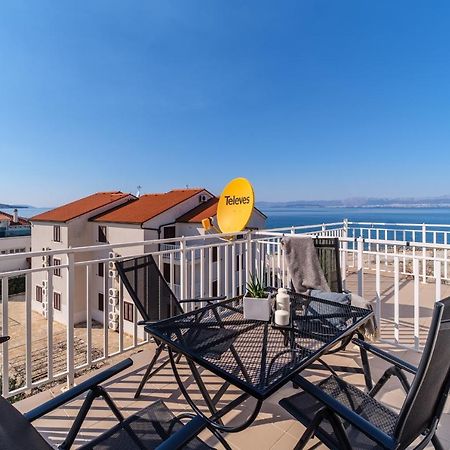 Luka'S Sea View Terrace & Steps From The Beach Apartment Mirca  ภายนอก รูปภาพ