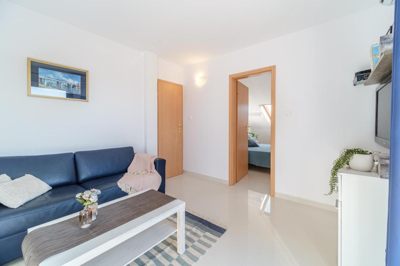 Luka'S Sea View Terrace & Steps From The Beach Apartment Mirca  ภายนอก รูปภาพ