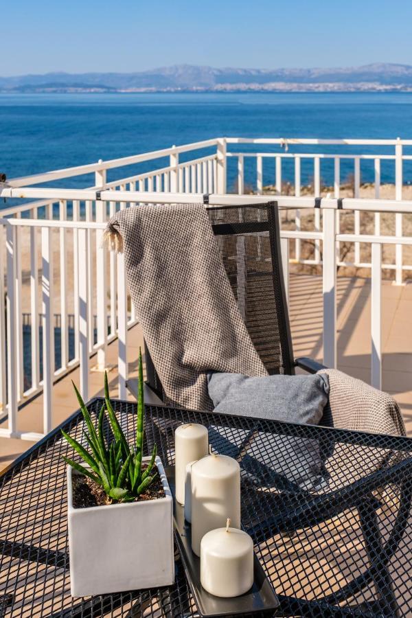 Luka'S Sea View Terrace & Steps From The Beach Apartment Mirca  ภายนอก รูปภาพ